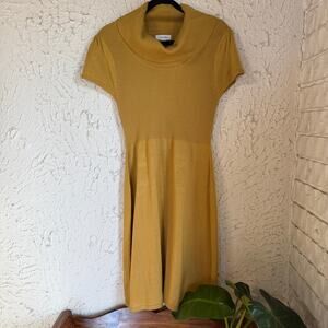 Calvin Klein Knit Dress Gold L • Side Pleats • Made in China • Size L